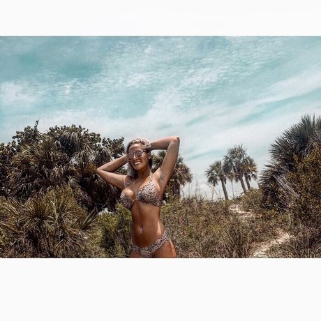 Foto di nudo di fuga di OnlyFans di Foodsnboobs