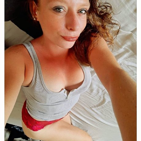 Foto di nudo di fuga di OnlyFans di Jolien