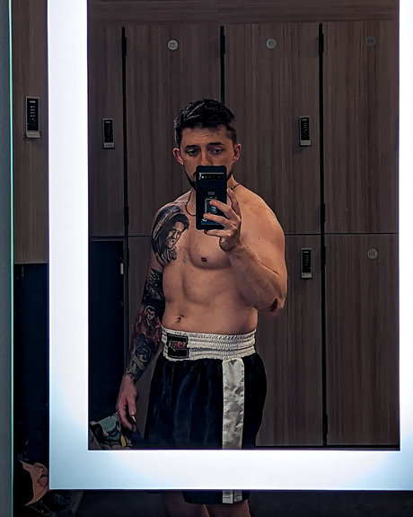 Foto di nudo di fuga di OnlyFans di Cj