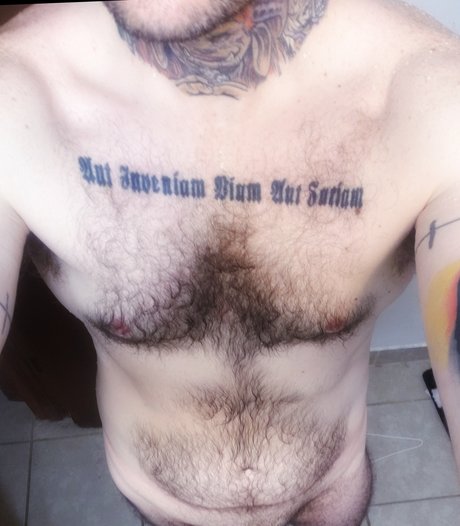 Foto di nudo di fuga di OnlyFans di Not The Devil Himself