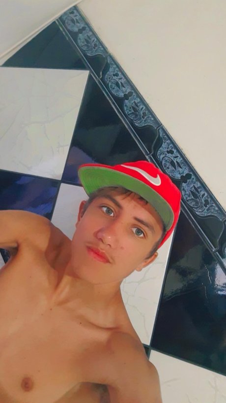 Foto di nudo di fuga di OnlyFans di Gabriel Montaleone