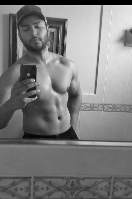 Foto di nudo di fuga di OnlyFans di Abel Flores