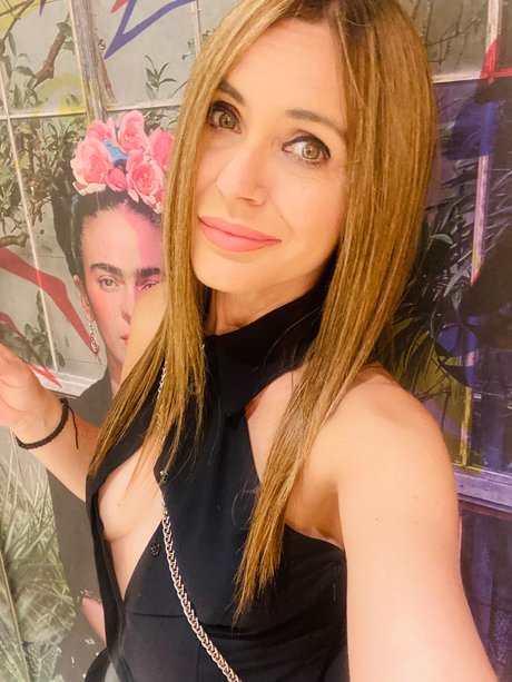 Foto di nudo di fuga di OnlyFans di Bella