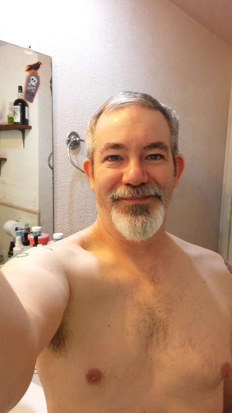 Foto di nudo di fuga di OnlyFans di Daddybad44