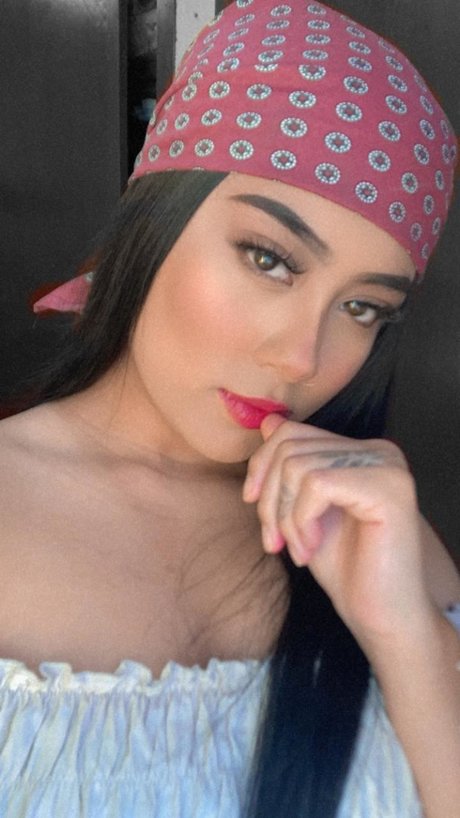 Foto di nudo di fuga di OnlyFans di Izanami Danae