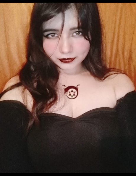 Foto di nudo di fuga di OnlyFans di Rave  Raven
