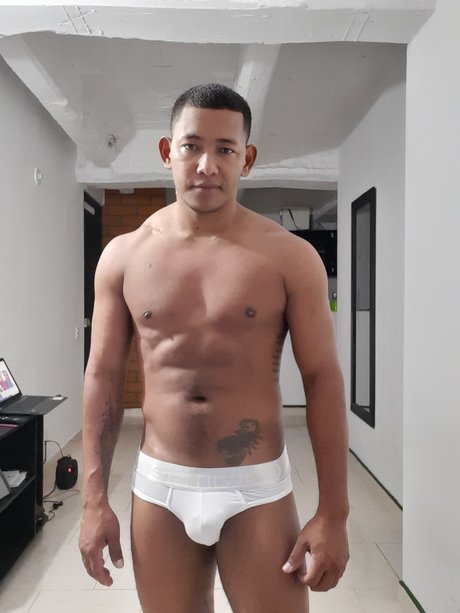 Foto di nudo di fuga di OnlyFans di Carlos Pinto