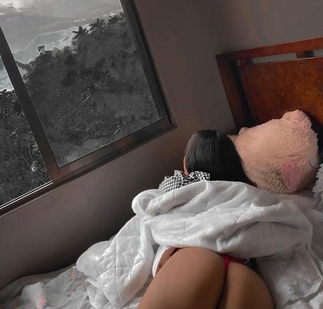 Foto di nudo di fuga di OnlyFans di Yourrmommy