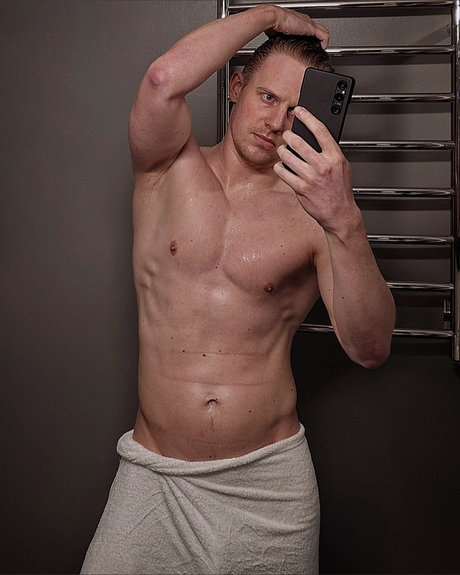 Foto di nudo di fuga di OnlyFans di Howswedeisit