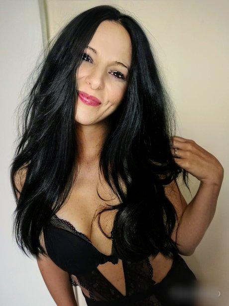 Foto di nudo di fuga di OnlyFans di Louisa