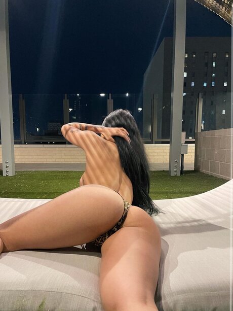 Foto di nudo di fuga di OnlyFans di Triiniity