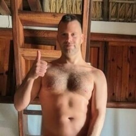 Foto di nudo di fuga di OnlyFans di Fur N Foreskin