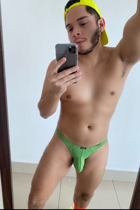 Foto di nudo di fuga di OnlyFans di Tony