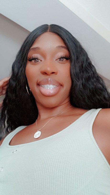 Foto di nudo di fuga di OnlyFans di Tiffany Kennedy