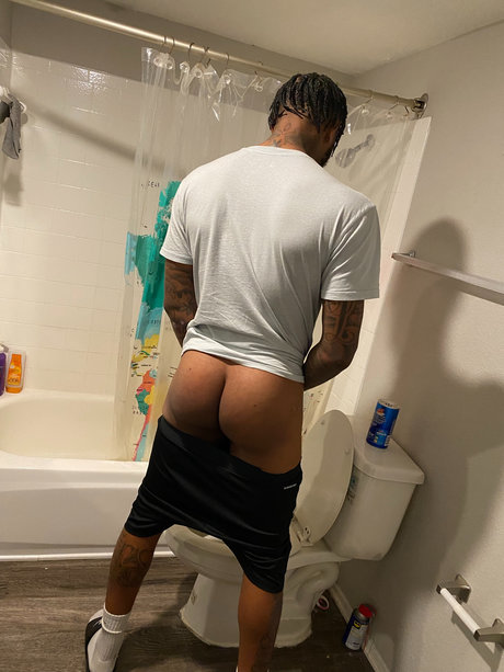 Foto di nudo di fuga di OnlyFans di Lowlandlego