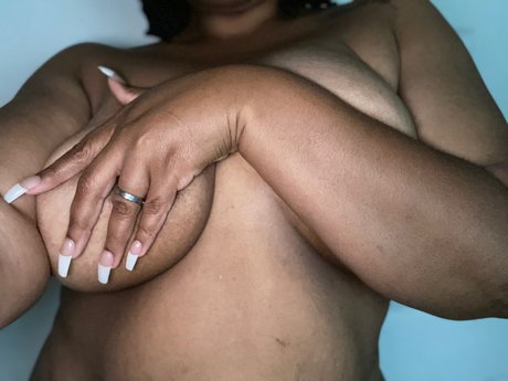Foto di nudo di fuga di OnlyFans di Thunduhcat
