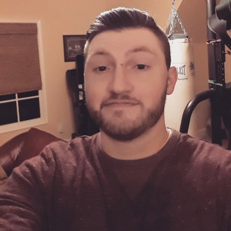 Foto di nudo di fuga di OnlyFans di James