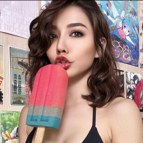 Foto di nudo di fuga di OnlyFans di Kara Tan