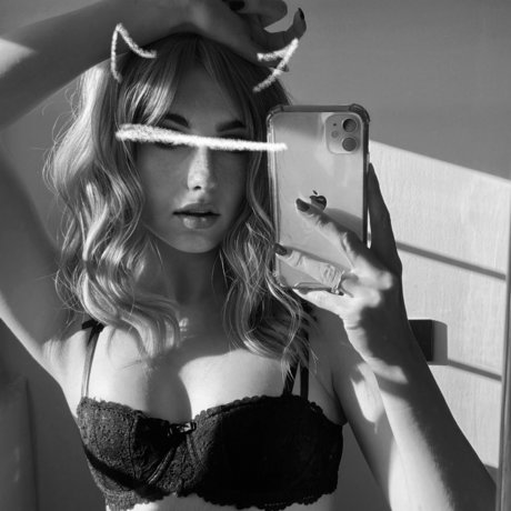 Foto di nudo di fuga di OnlyFans di Rae Walker
