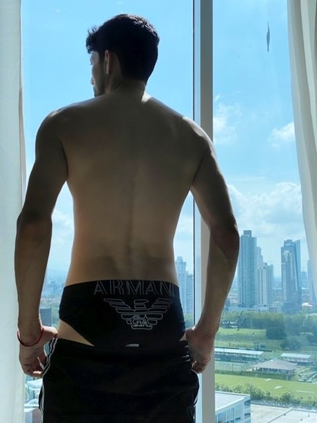 Foto di nudo di fuga di OnlyFans di Alejo Arias