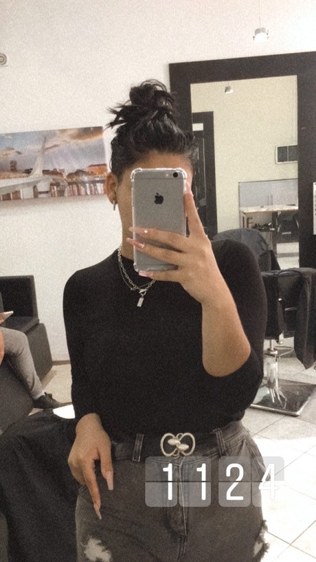 Foto di nudo di fuga di OnlyFans di Oly