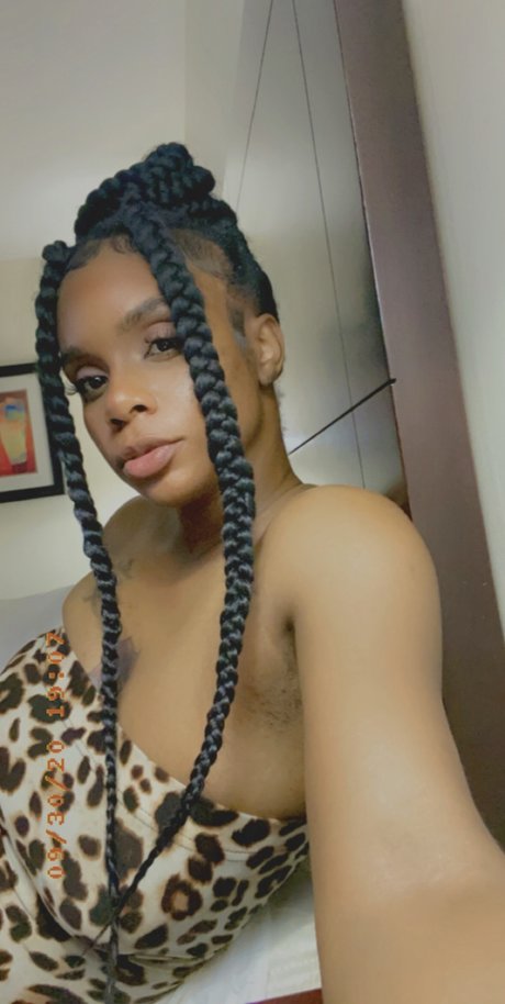 Foto di nudo di fuga di OnlyFans di Tyra