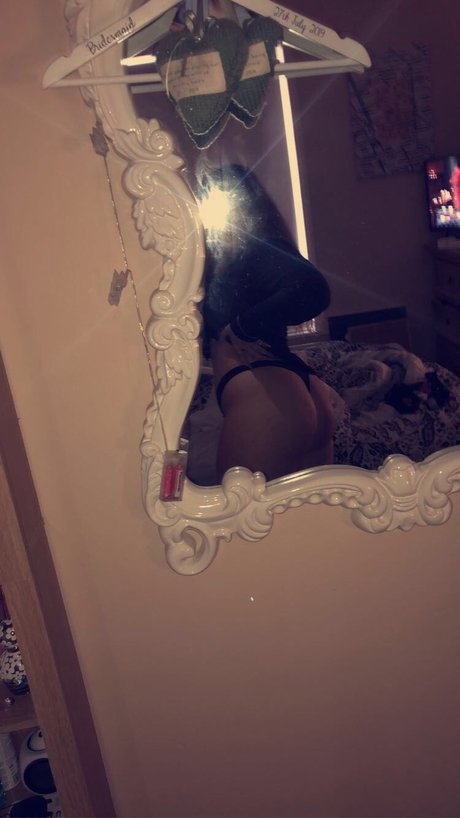 Foto di nudo di fuga di OnlyFans di Tay