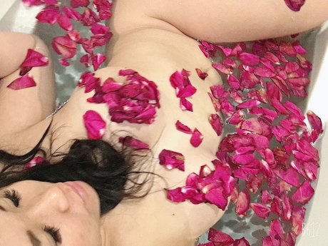 Foto di nudo di fuga di OnlyFans di Coco
