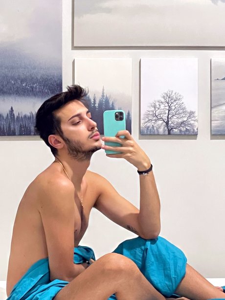 Foto di nudo di fuga di OnlyFans di Giuralhot