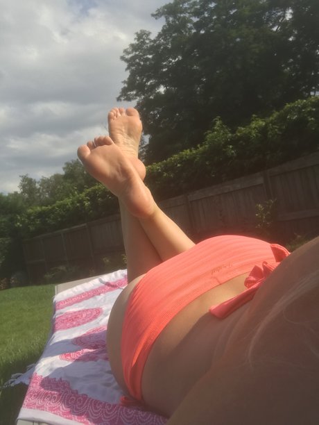 Foto di nudo di fuga di OnlyFans di Pinkie Feet  