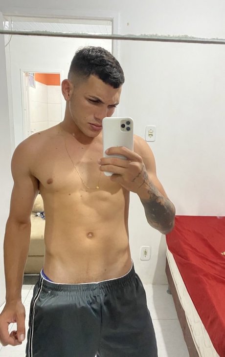 Foto di nudo di fuga di OnlyFans di Tauan Ramos 