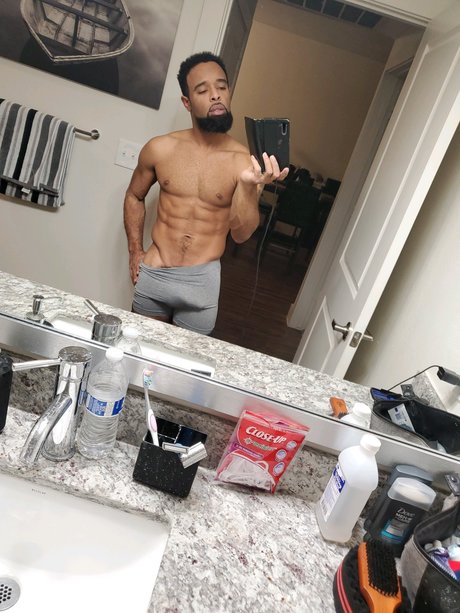 Foto di nudo di fuga di OnlyFans di Ty Reed