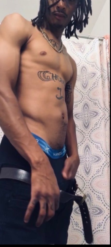 Foto di nudo di fuga di OnlyFans di 6  5
