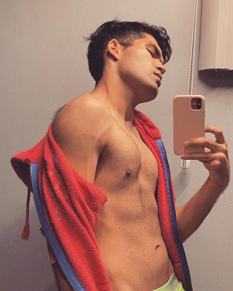 Foto di nudo di fuga di OnlyFans di Tito97