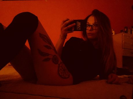 Foto di nudo di fuga di OnlyFans di Tinyklo