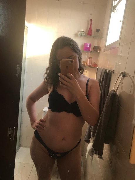 Foto di nudo di fuga di OnlyFans di Toosoonforbbc