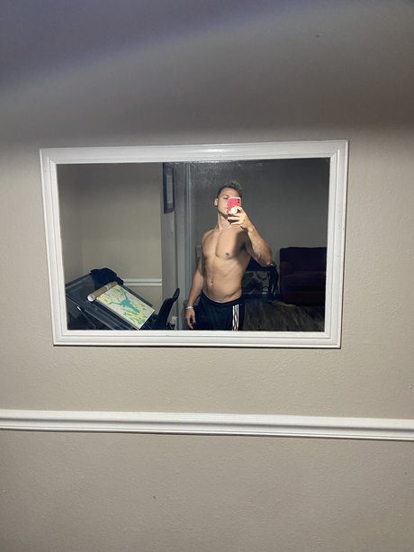 Foto di nudo di fuga di OnlyFans di Brandon Knight