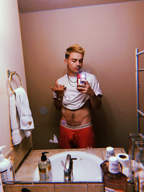 Foto di nudo di fuga di OnlyFans di Nik