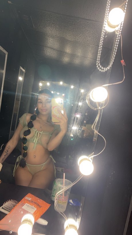 Foto di nudo di fuga di OnlyFans di Liza Renee