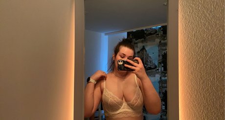 Foto di nudo di fuga di OnlyFans di Netta