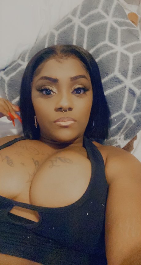 Foto di nudo di fuga di OnlyFans di Nessa S