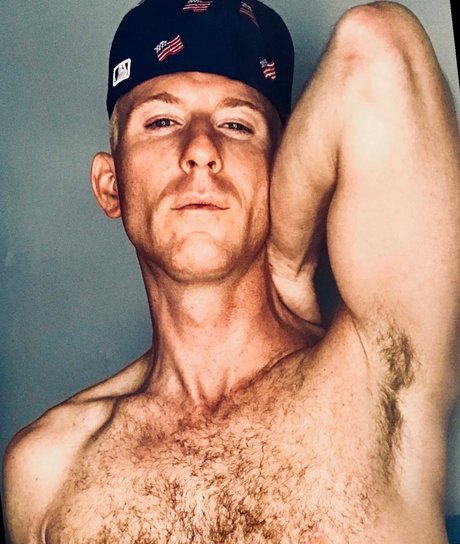 Foto di nudo di fuga di OnlyFans di Otter This Swirld