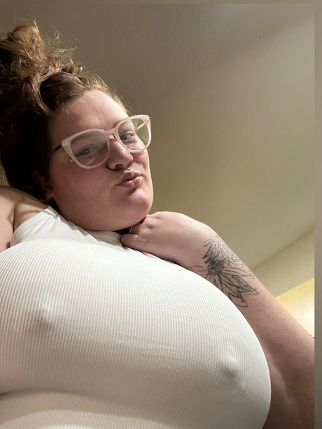 Foto di nudo di fuga di OnlyFans di Wild Baby