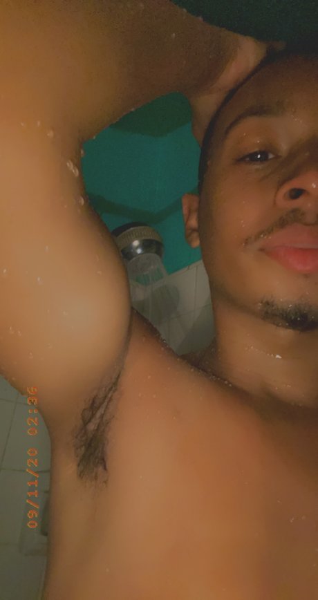 Foto di nudo di fuga di OnlyFans di King Gray