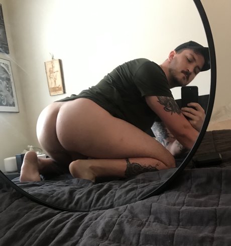 Foto di nudo di fuga di OnlyFans di Tropkickthunderxxx