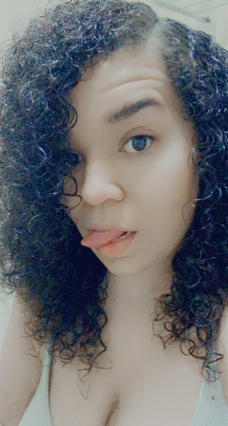 Foto di nudo di fuga di OnlyFans di Scarlet Rose