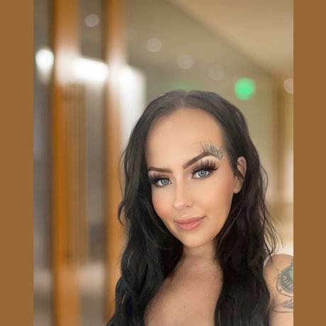 Adelynaustin