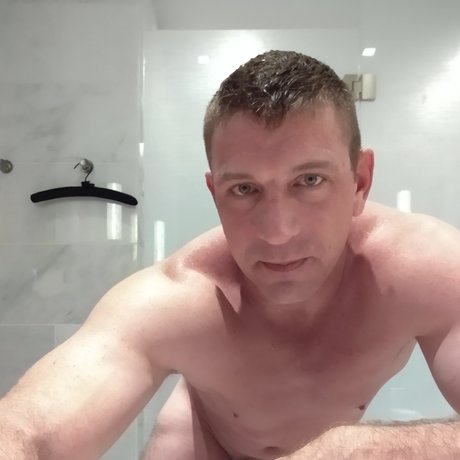 Foto di nudo di fuga di OnlyFans di Andrew Carter