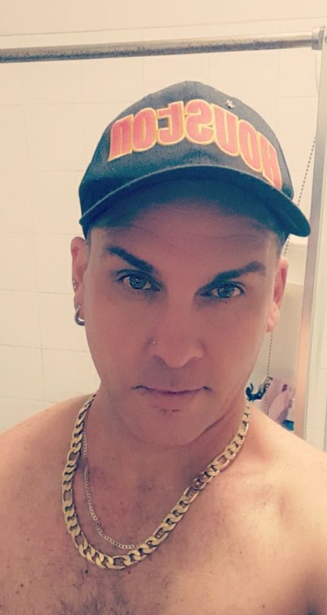 Foto di nudo di fuga di OnlyFans di Izak David
