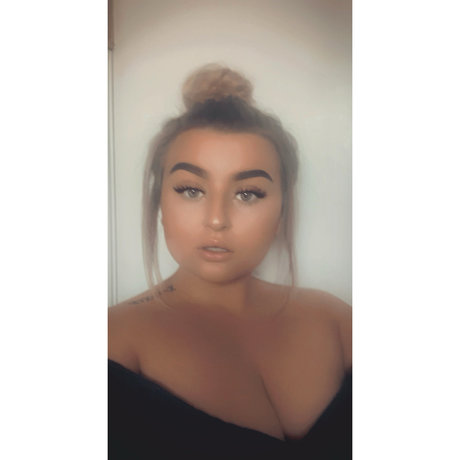 Foto di nudo di fuga di OnlyFans di Tori Raine